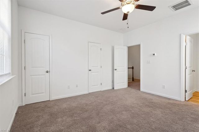 1414 Waltham LN, Newport News, VA 23608