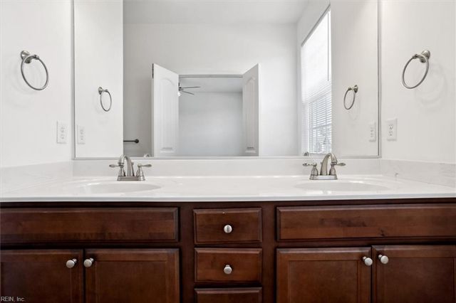 1414 Waltham LN, Newport News, VA 23608
