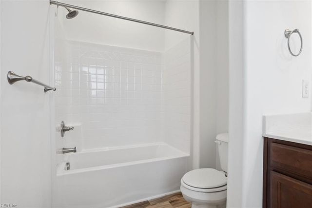 1414 Waltham LN, Newport News, VA 23608