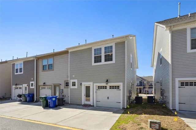 1414 Waltham LN, Newport News, VA 23608
