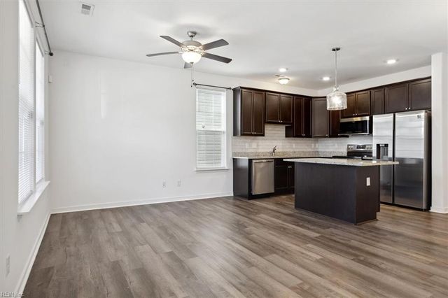 1414 Waltham LN, Newport News, VA 23608