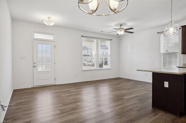 1414 Waltham LN, Newport News, VA 23608
