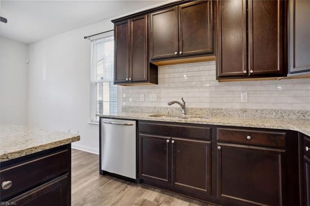 1414 Waltham LN, Newport News, VA 23608
