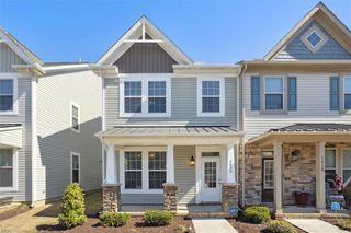 1414 Waltham LN, Newport News, VA 23608