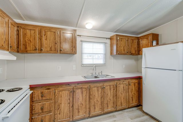 2831 Mcelveen Drive, Dalzell, SC 29040