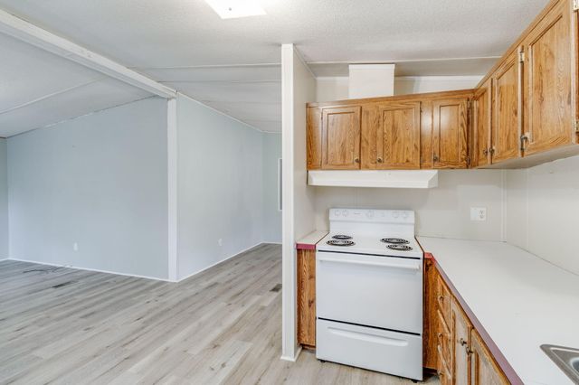 2831 Mcelveen Drive, Dalzell, SC 29040