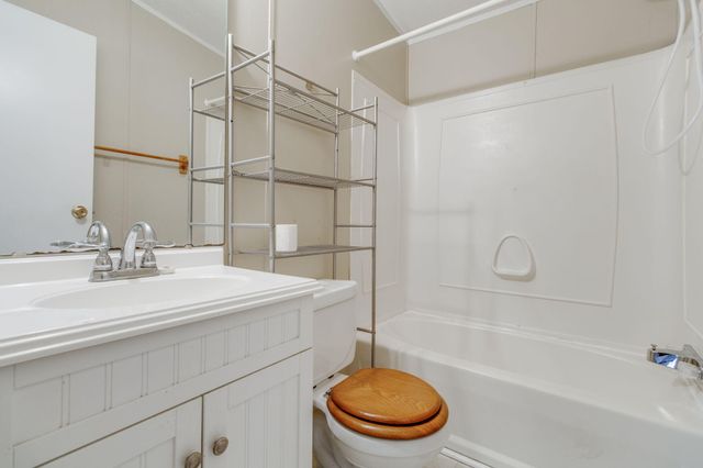 2831 Mcelveen Drive, Dalzell, SC 29040