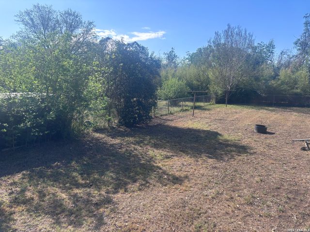 761 Baker, Seguin, TX 78155