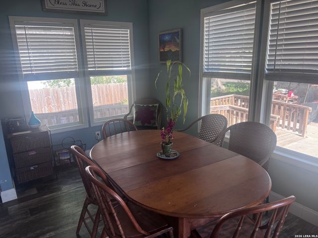 761 Baker, Seguin, TX 78155