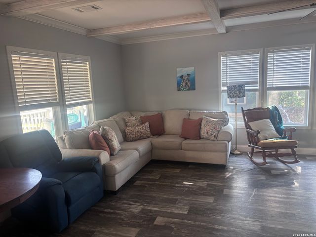 761 Baker, Seguin, TX 78155