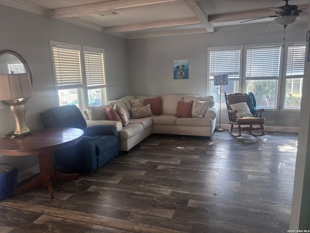 761 Baker, Seguin, TX 78155