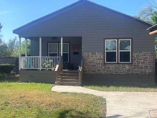 761 Baker, Seguin, TX 78155