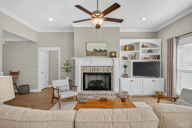 2785 Trestle Way, Cantonment, FL 32533