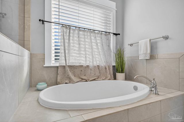 2785 Trestle Way, Cantonment, FL 32533