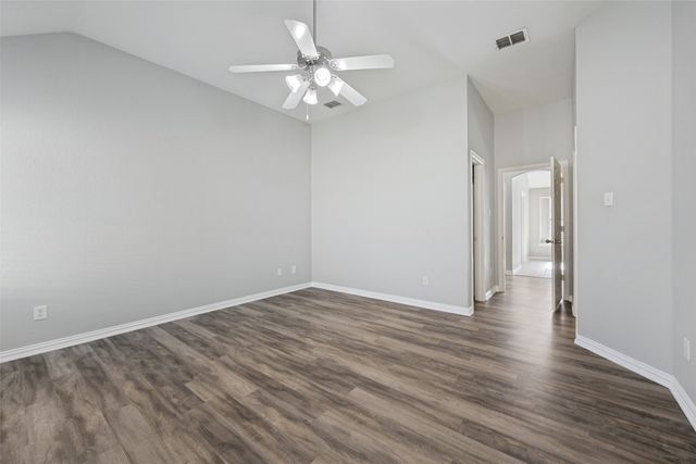 1351 Clearwater Drive, Grand Prairie, TX 75052