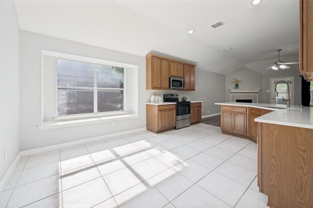1351 Clearwater Drive, Grand Prairie, TX 75052