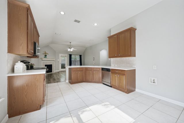 1351 Clearwater Drive, Grand Prairie, TX 75052