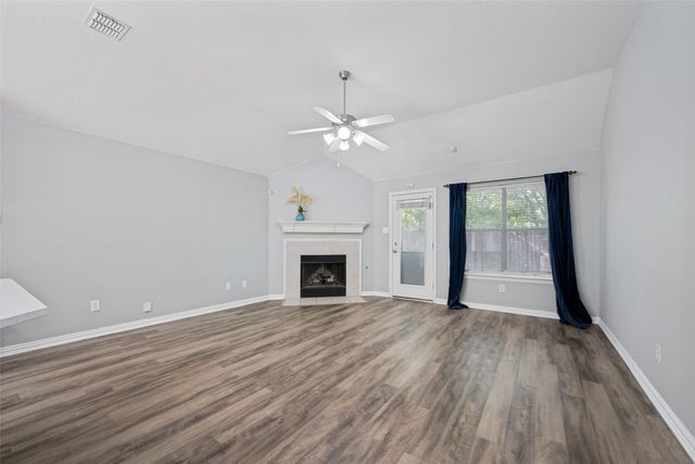 1351 Clearwater Drive, Grand Prairie, TX 75052