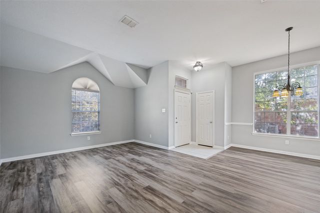 1351 Clearwater Drive, Grand Prairie, TX 75052
