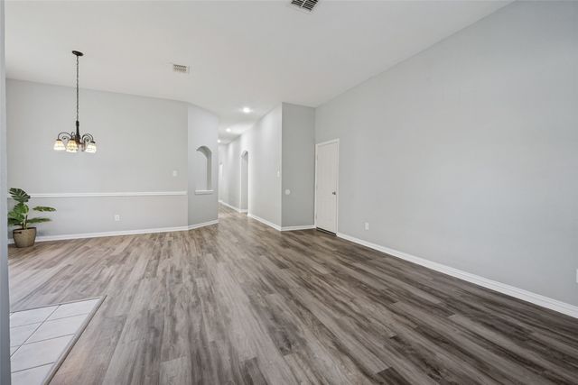 1351 Clearwater Drive, Grand Prairie, TX 75052