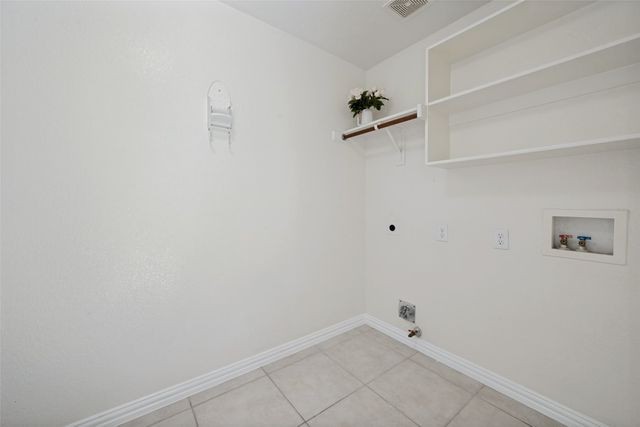 1351 Clearwater Drive, Grand Prairie, TX 75052