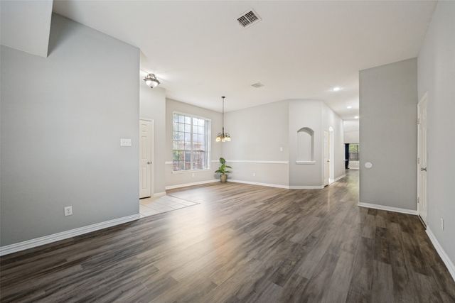 1351 Clearwater Drive, Grand Prairie, TX 75052