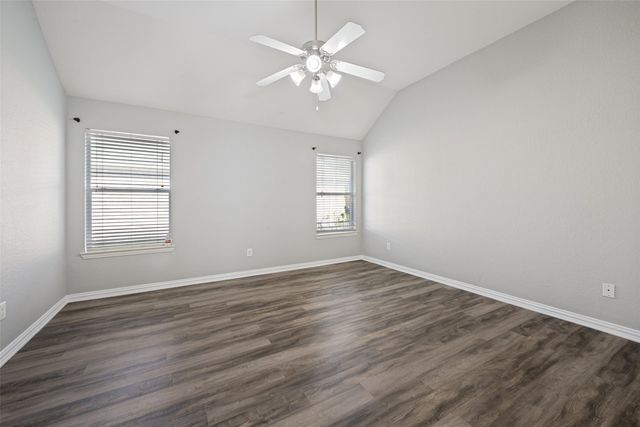 1351 Clearwater Drive, Grand Prairie, TX 75052