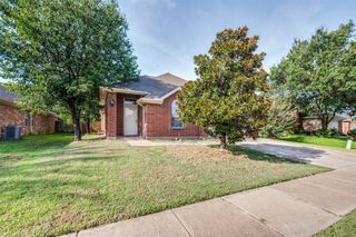 1351 Clearwater Drive, Grand Prairie, TX 75052