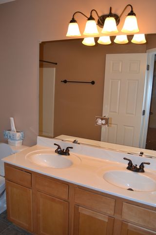 161 Springbrook Trail S, Oswego, IL 60543