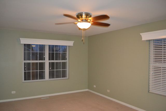 161 Springbrook Trail S, Oswego, IL 60543