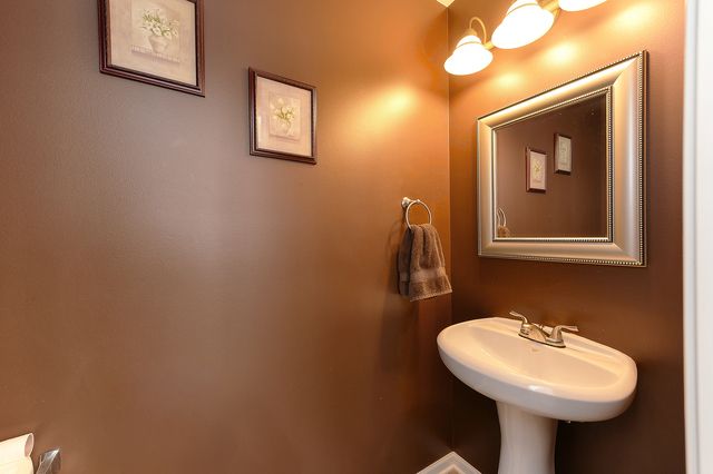 161 Springbrook Trail S, Oswego, IL 60543