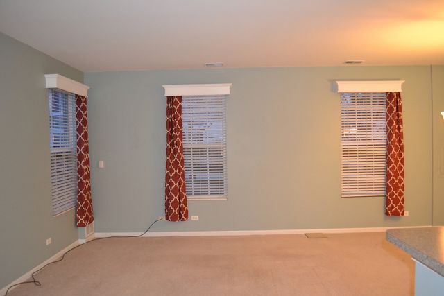 161 Springbrook Trail S, Oswego, IL 60543