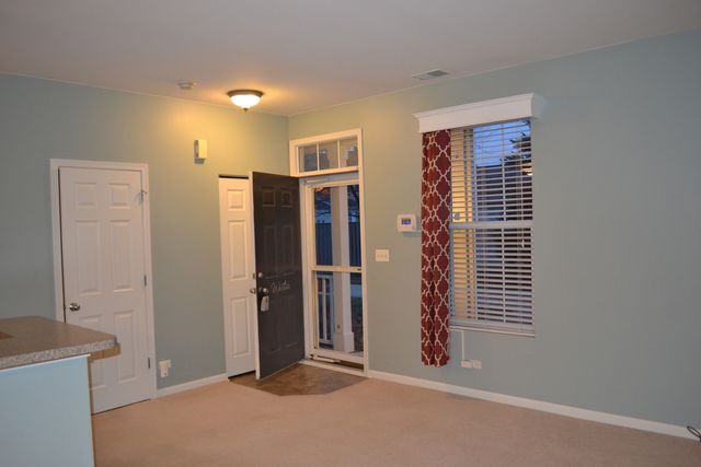 161 Springbrook Trail S, Oswego, IL 60543