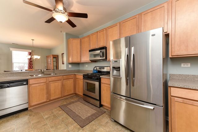 161 Springbrook Trail S, Oswego, IL 60543