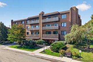 1795 Lake Cook Road 211, Highland Park, IL 60035