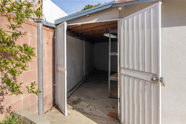 20929 Cantara, Canoga Park, CA 91304