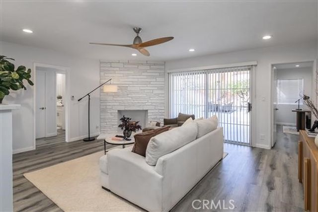 20929 Cantara, Canoga Park, CA 91304