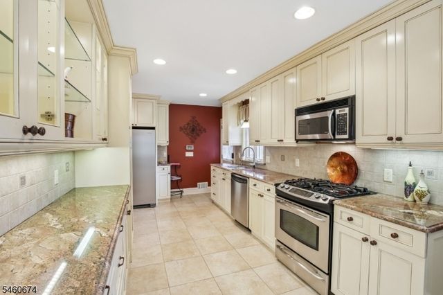 11 Clearwater Rd, Mount Olive Twp., NJ 07828