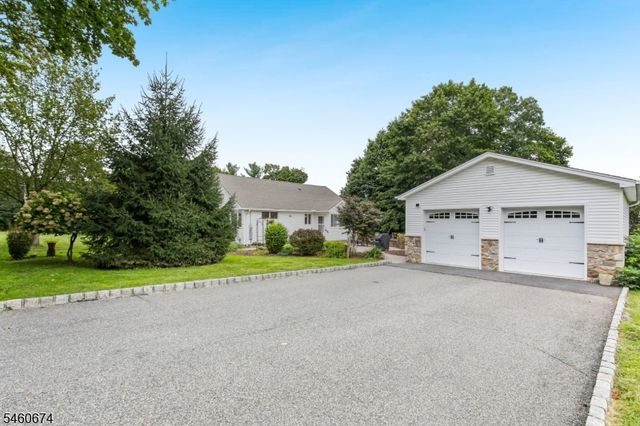 11 Clearwater Rd, Mount Olive Twp., NJ 07828