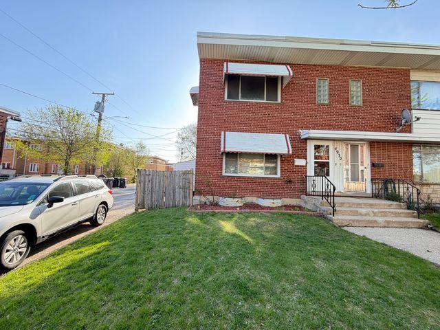 4932 Crain Street, Skokie, IL 60077