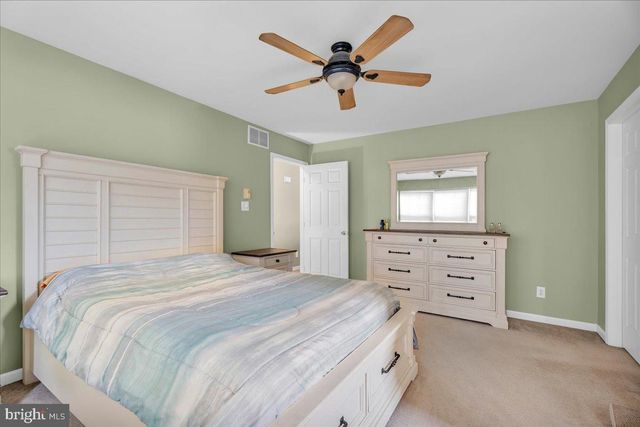 1 TULIP CT, Deptford, NJ 08096