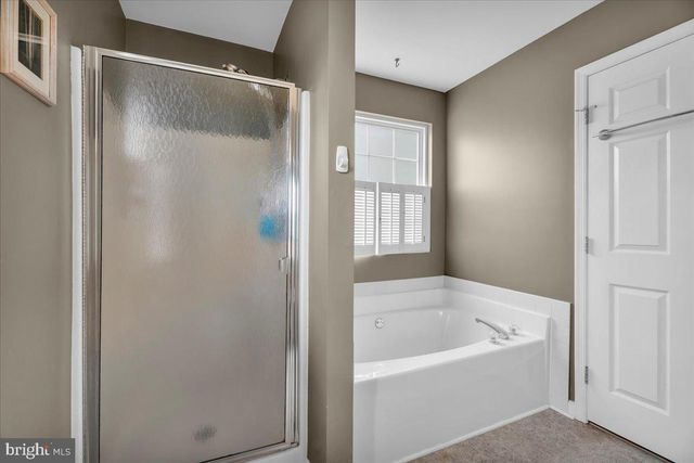 1 TULIP CT, Deptford, NJ 08096