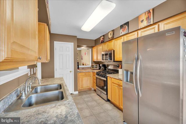 1 TULIP CT, Deptford, NJ 08096