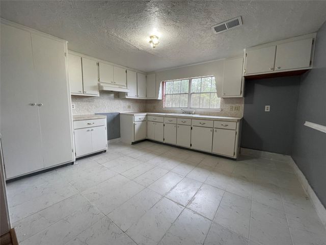 111 Cronin Road, Shepherd, TX 77371