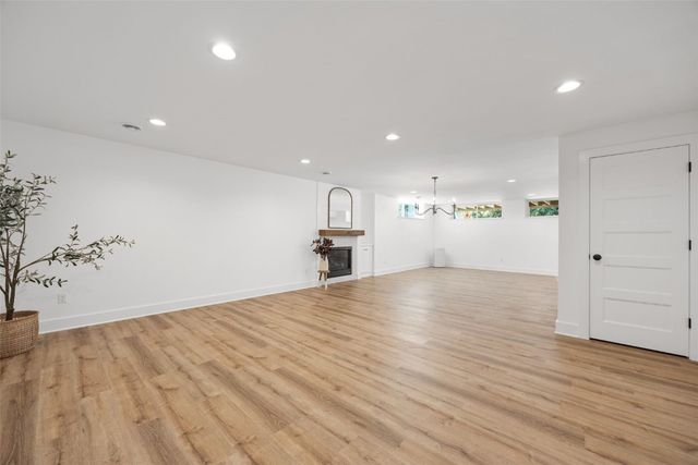 1153 Cedar Springs Drive, Marion, IA 52302