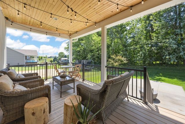 1153 Cedar Springs Drive, Marion, IA 52302