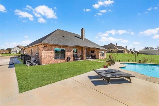 139 Stanford Lane, Springtown, TX 76082