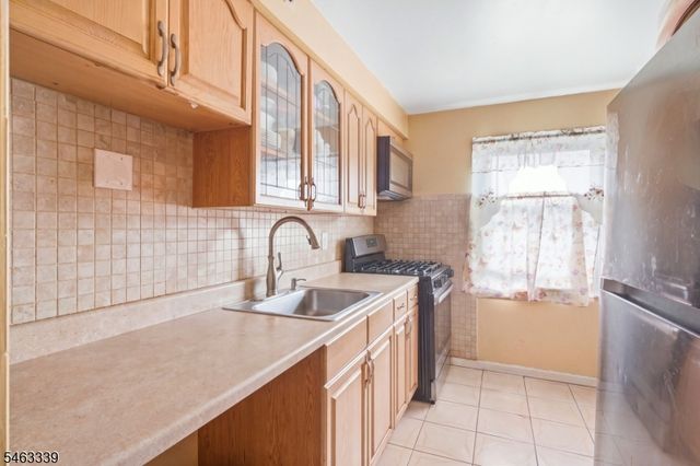 330 N 11Th St, Prospect Park Boro, NJ 07508