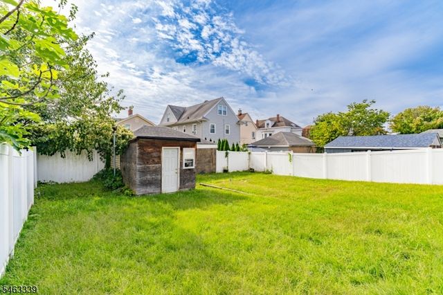 330 N 11Th St, Prospect Park Boro, NJ 07508