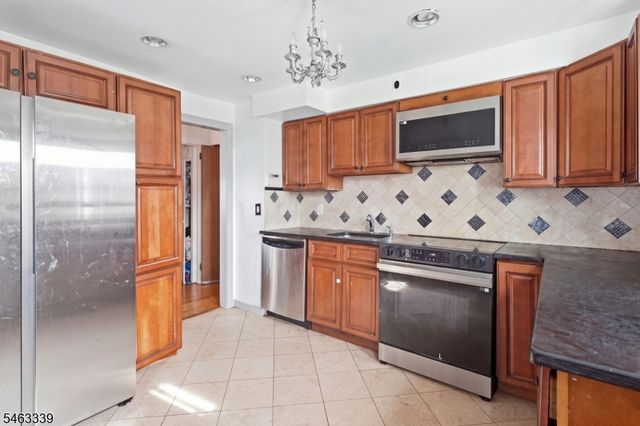 330 N 11Th St, Prospect Park Boro, NJ 07508